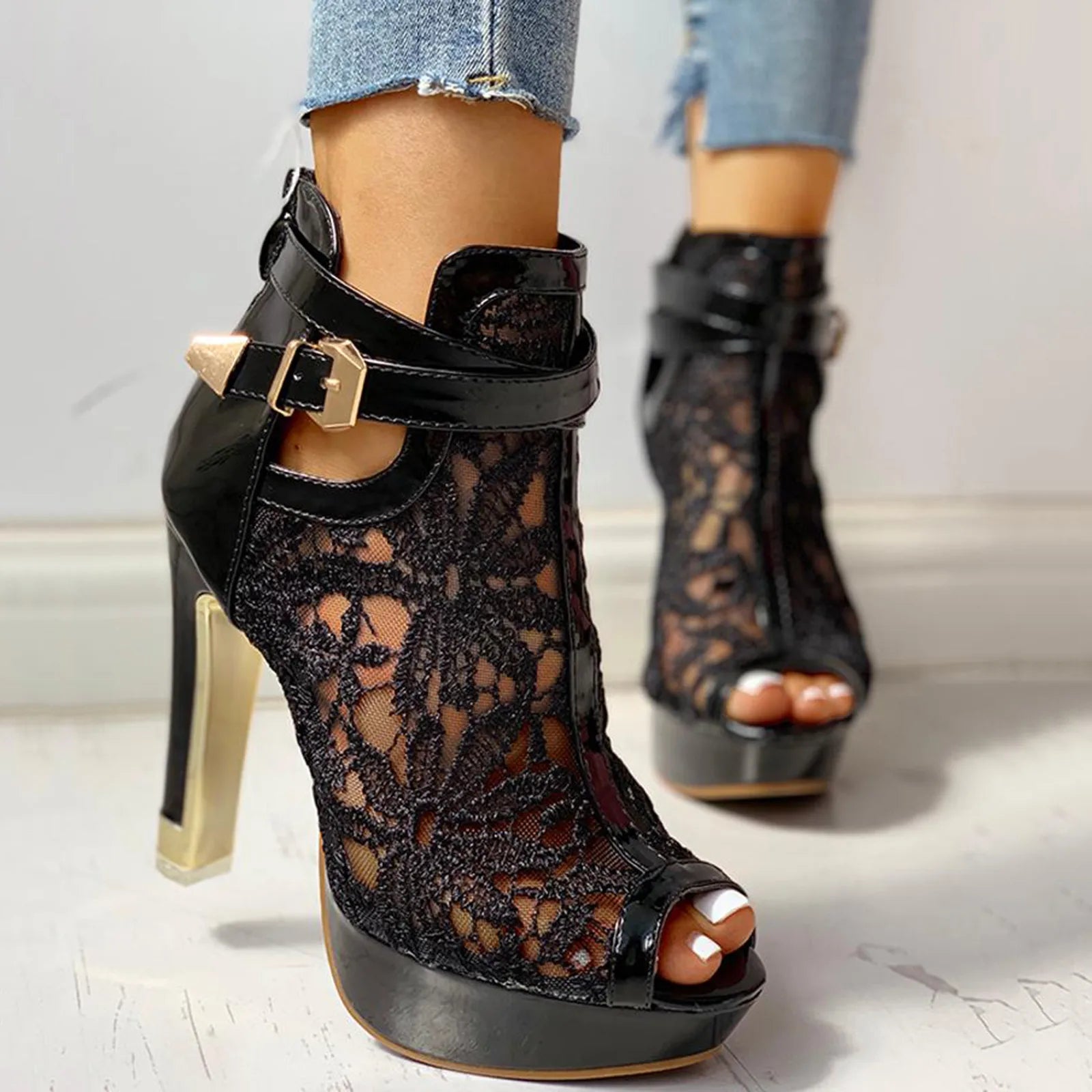 Cavella | Lace Heels