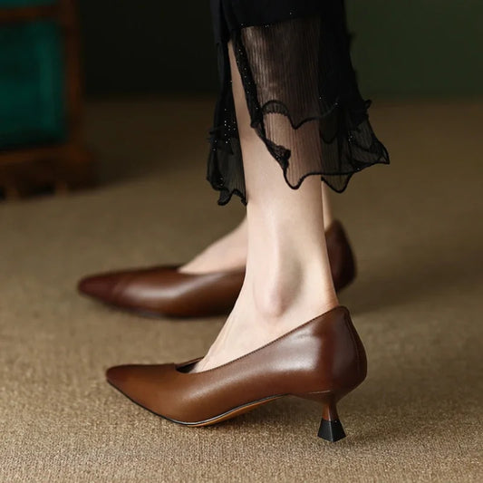 Sophia | Pointed Pumps