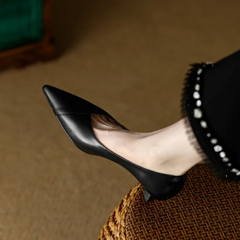 Sophia | Pointed Pumps
