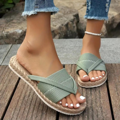 Aiyla | Ribbed Slides
